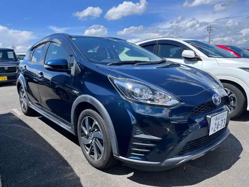 2017 Toyota AQUA 93,000 km