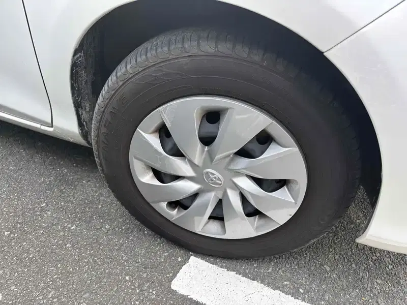 TOYOTA VITZ HYBRID F Image 15