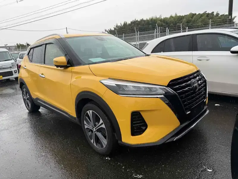 2020 Nissan KICKS 5D 31,000 km