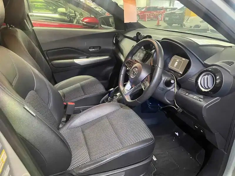 NISSAN KICKS 5D X Image 3