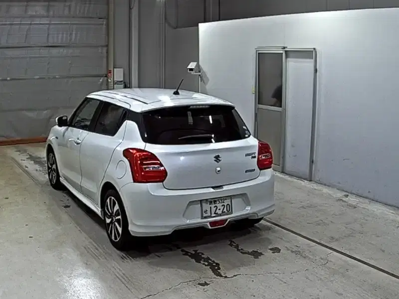 SUZUKI SWIFT  Image 4