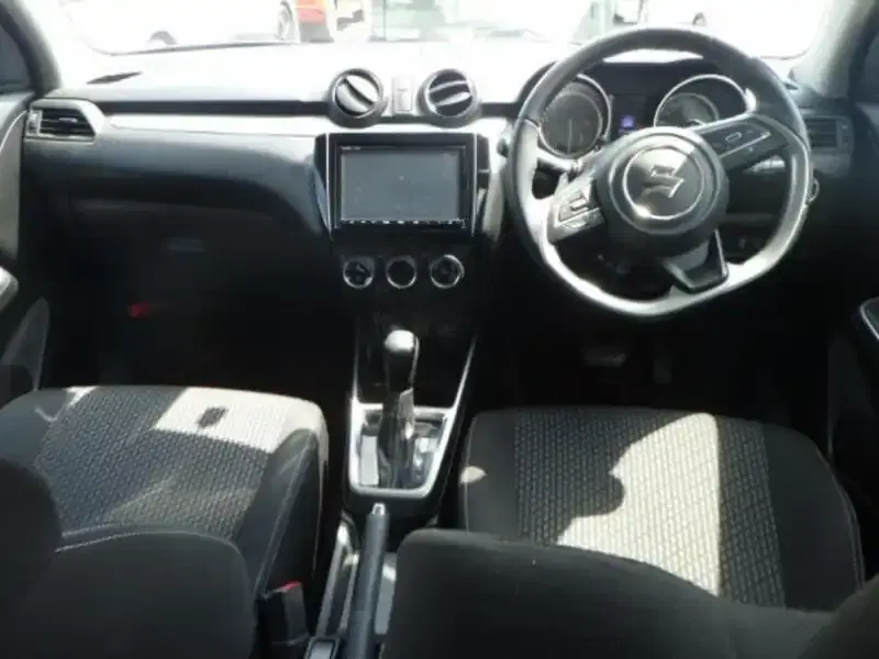 SUZUKI SWIFT  Image 5