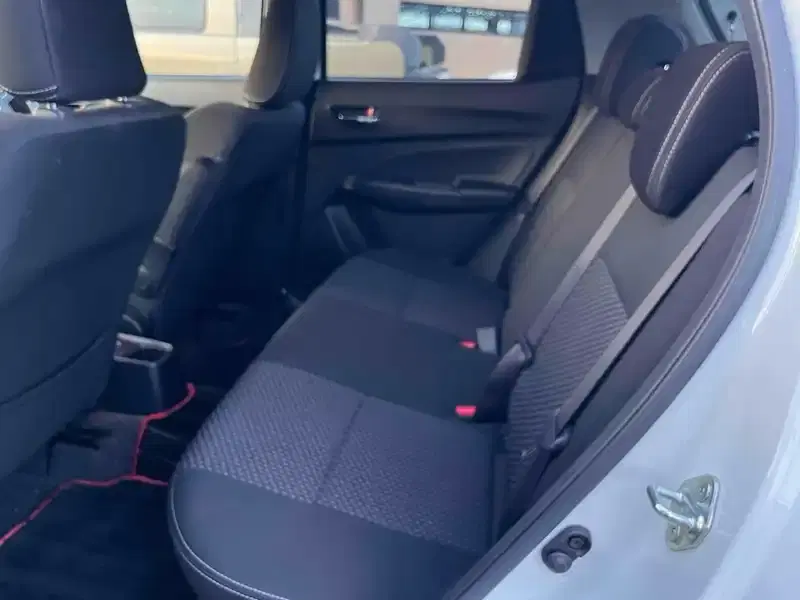 SUZUKI SWIFT  Image 12