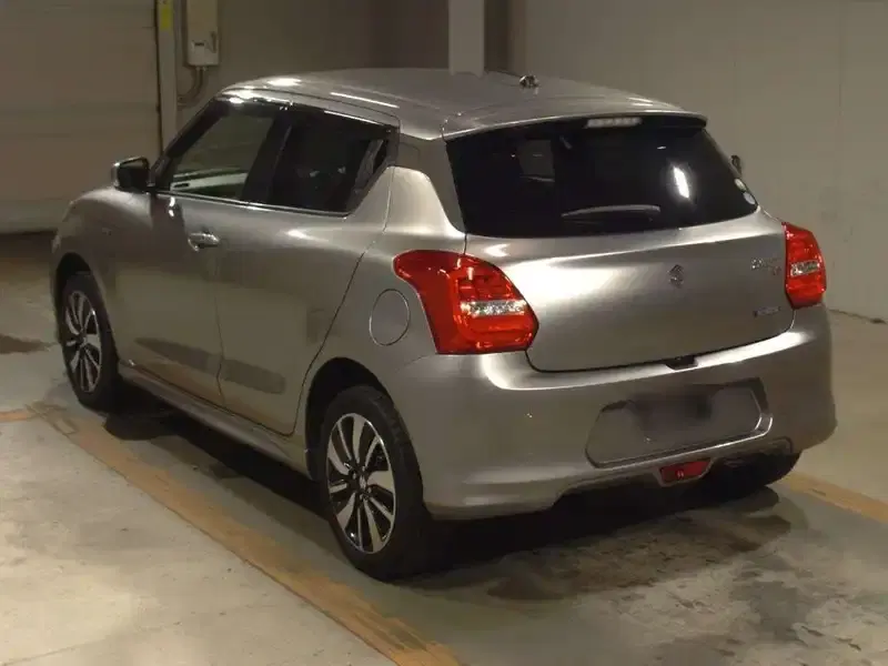 SUZUKI SWIFT HYBRID RS 4WD Image 5