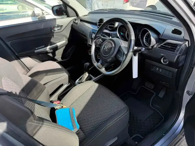 SUZUKI SWIFT HYBRID RS 4WD Image 8