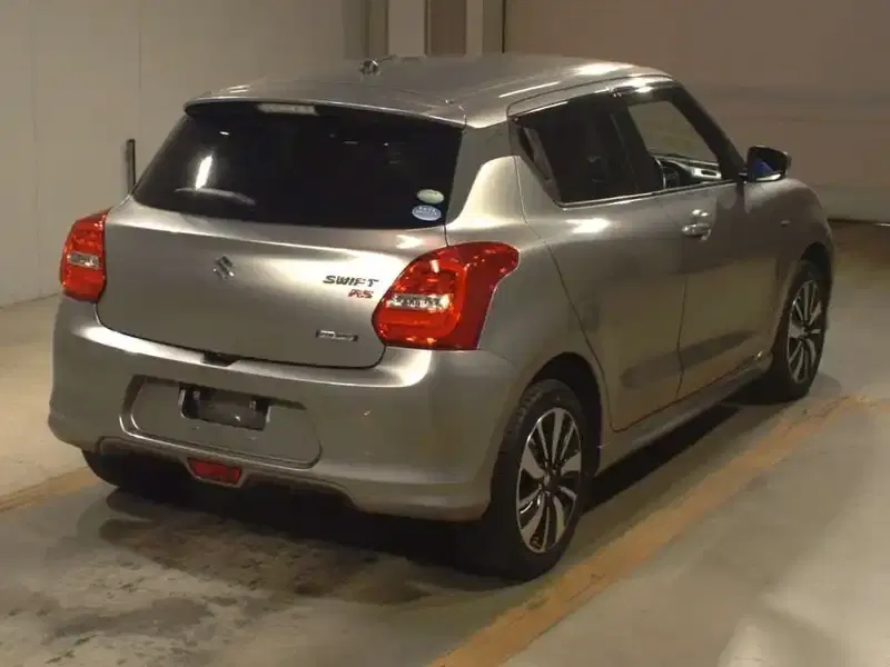 SUZUKI SWIFT HYBRID RS 4WD Image 2