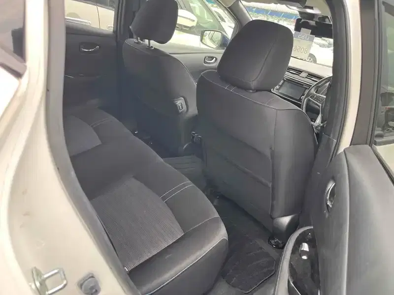 NISSAN LEAF G Image 14