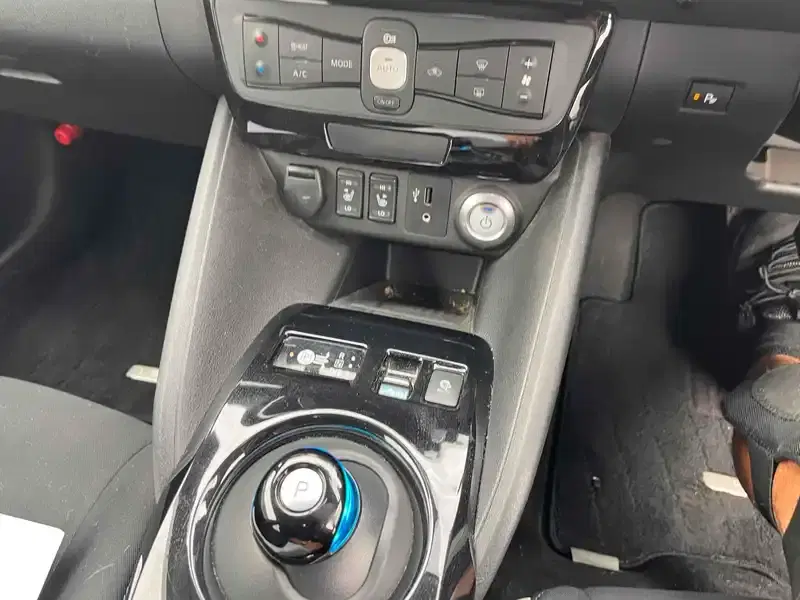 NISSAN LEAF G Image 12