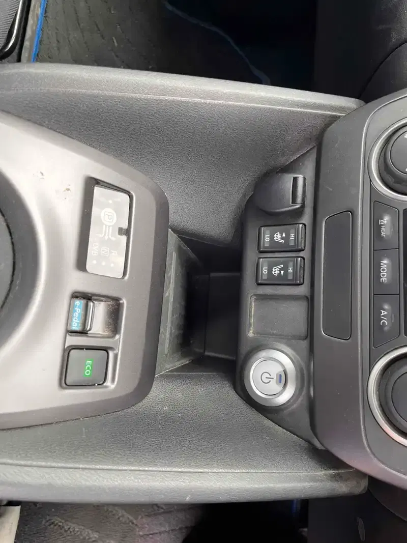 NISSAN LEAF S Image 14