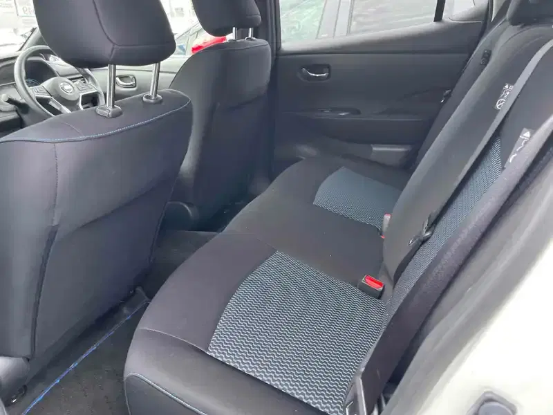 NISSAN LEAF S Image 16