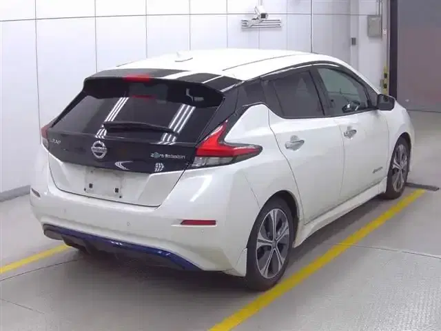 NISSAN LEAF X V SMART Image 5