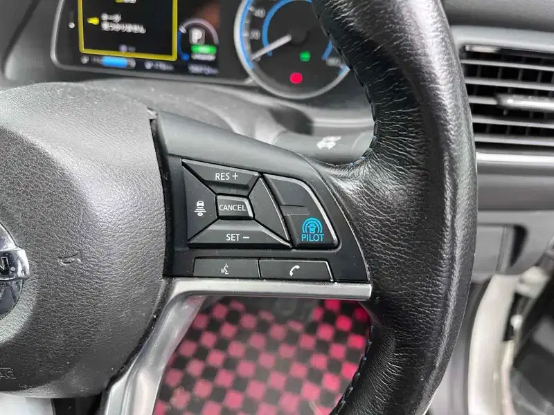 NISSAN LEAF X V SMART Image 9
