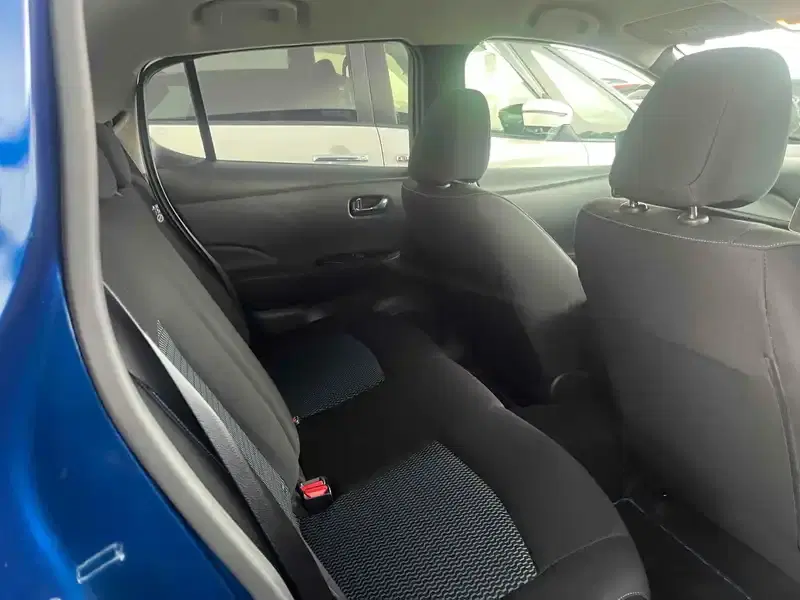 NISSAN LEAF S Image 4