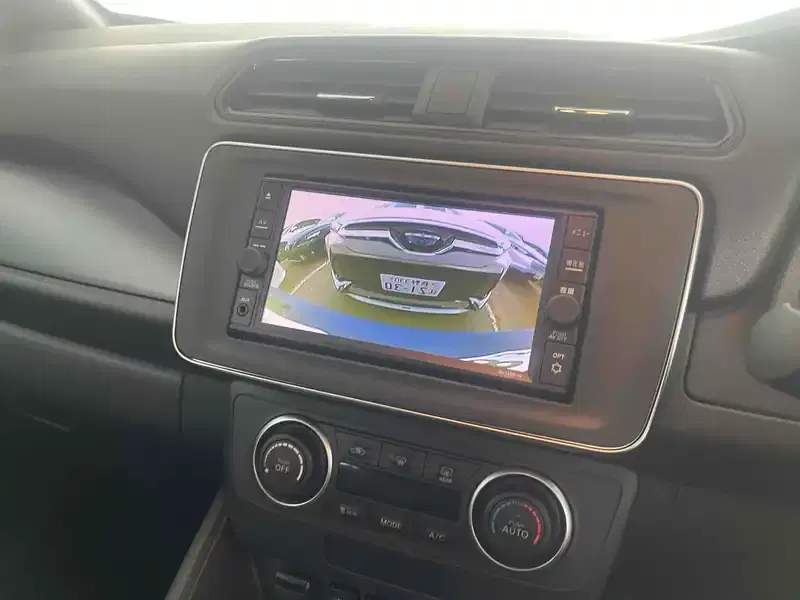 NISSAN LEAF S Image 5