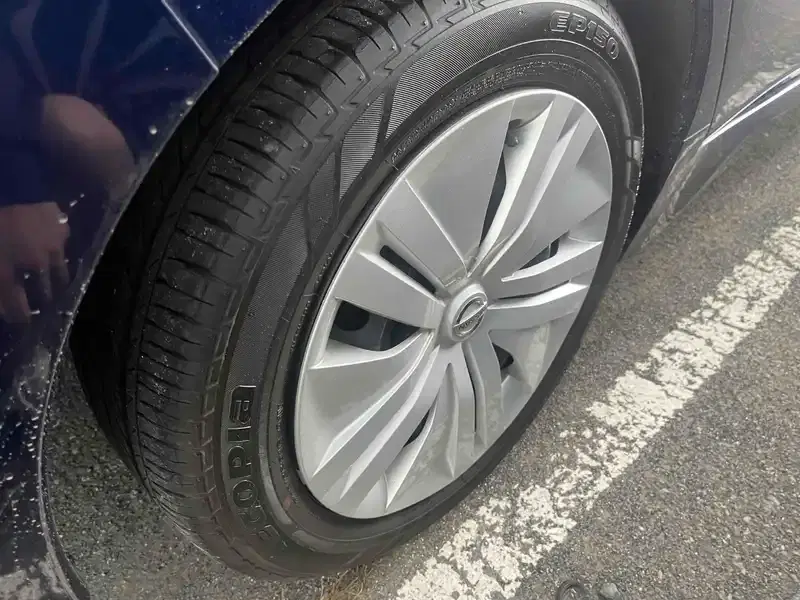 NISSAN LEAF S Image 8