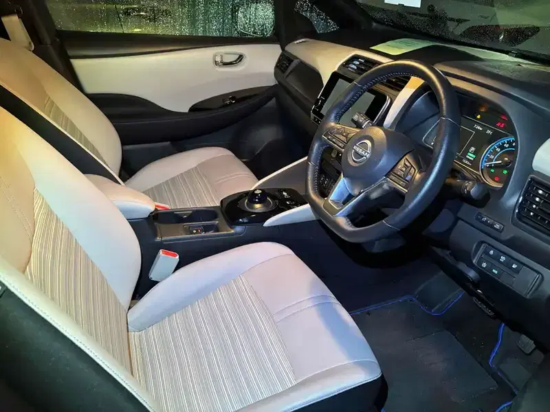 NISSAN LEAF G Image 7