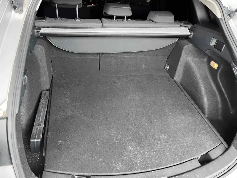 TOYOTA COROLLA TOURING  HYBRID G-X Image 18