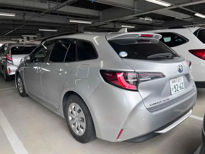 TOYOTA COROLLA TOURING  HYBRID G-X Image 2