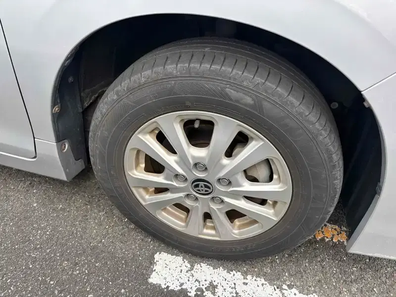 TOYOTA VOXY HYBRID X Image 19