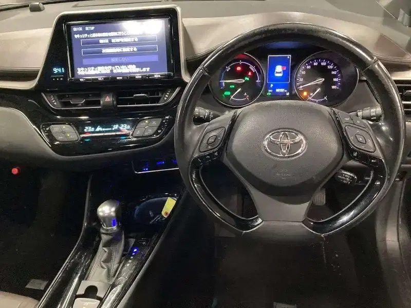 TOYOTA C-HR G Image 9