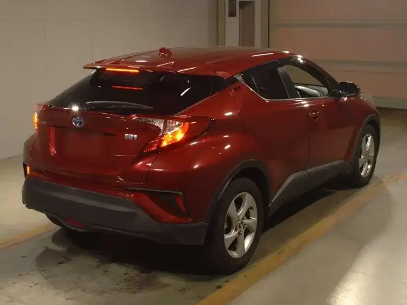 TOYOTA C-HR S Image 4