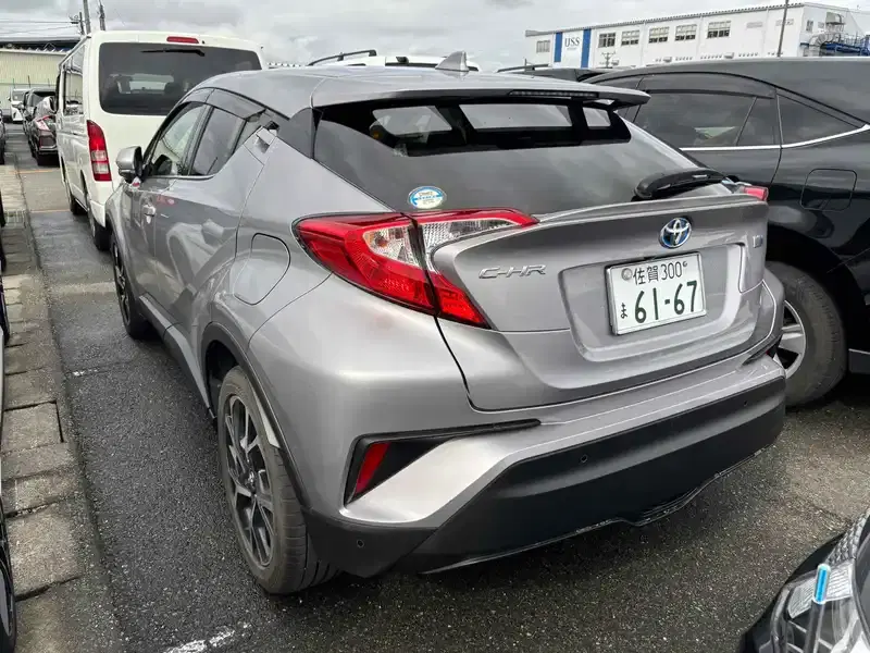 TOYOTA C-HR G Image 2